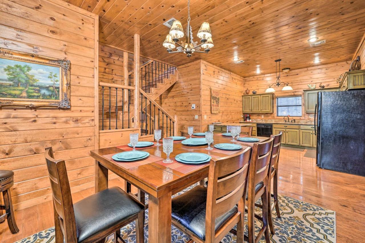 Broken Bow Cabin With Deck, Hot Tub And Fire Pit! Exterior photo