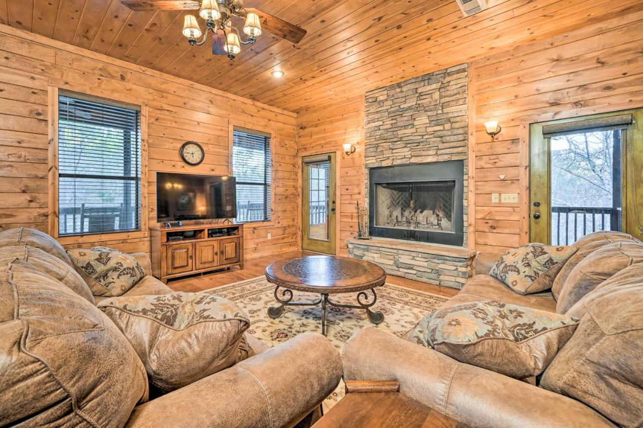 Broken Bow Cabin With Deck, Hot Tub And Fire Pit! Exterior photo