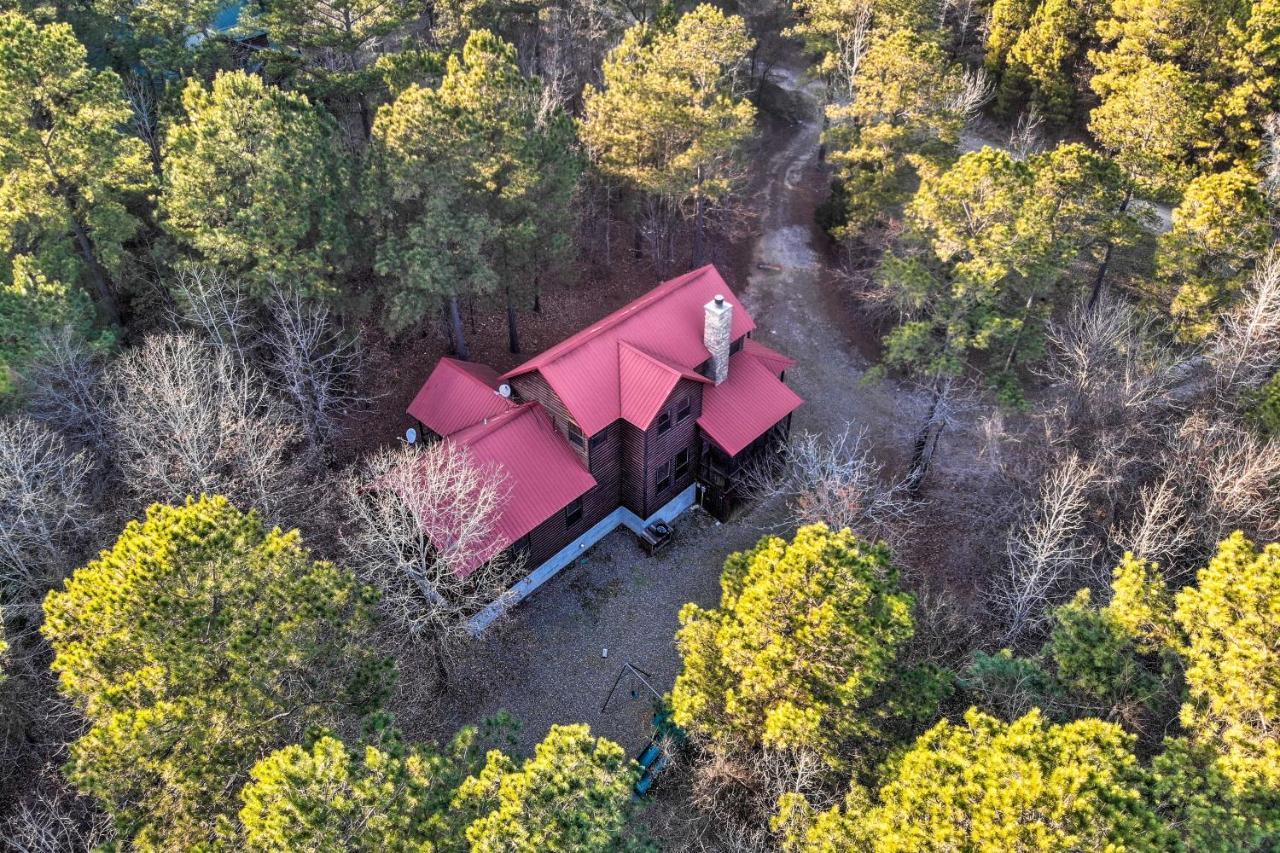 Broken Bow Cabin With Deck, Hot Tub And Fire Pit! Exterior photo