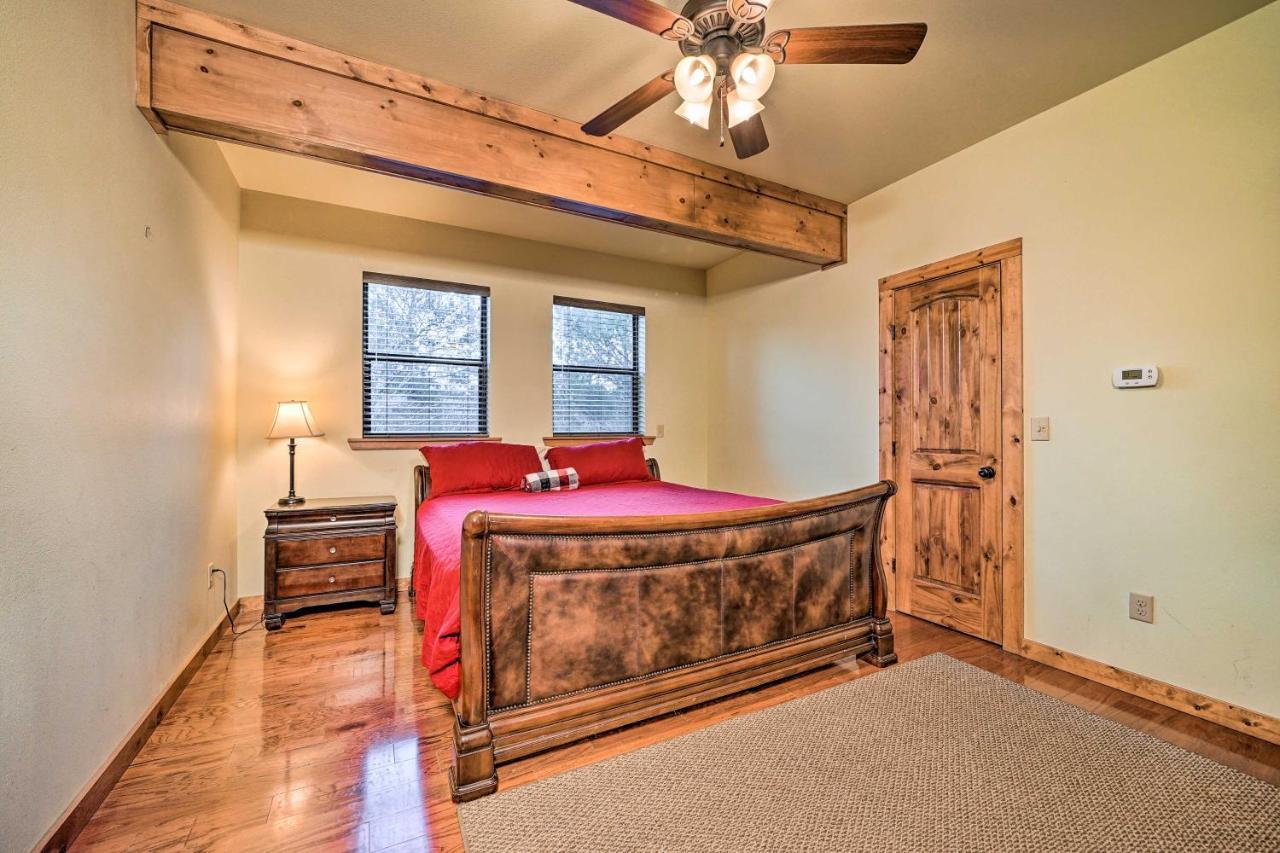 Broken Bow Cabin With Deck, Hot Tub And Fire Pit! Exterior photo
