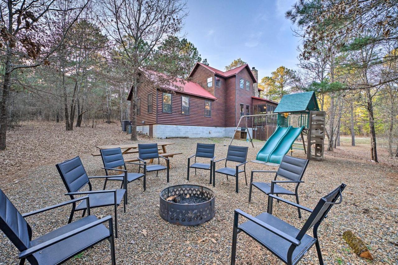 Broken Bow Cabin With Deck, Hot Tub And Fire Pit! Exterior photo